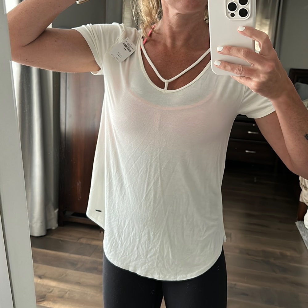 Hollister basic cream tee